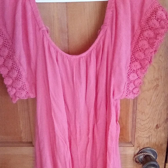 Chic Pink Midi Dress with Tassel Details - Picture 6 of 7